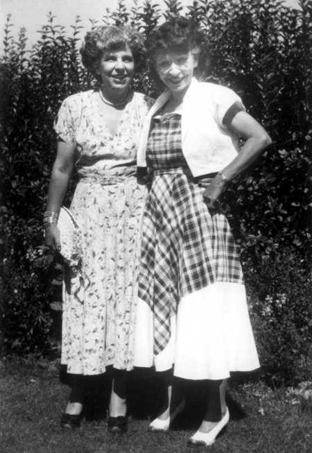 Velma Bernal and her sister Babe (Henrietta Valentine)